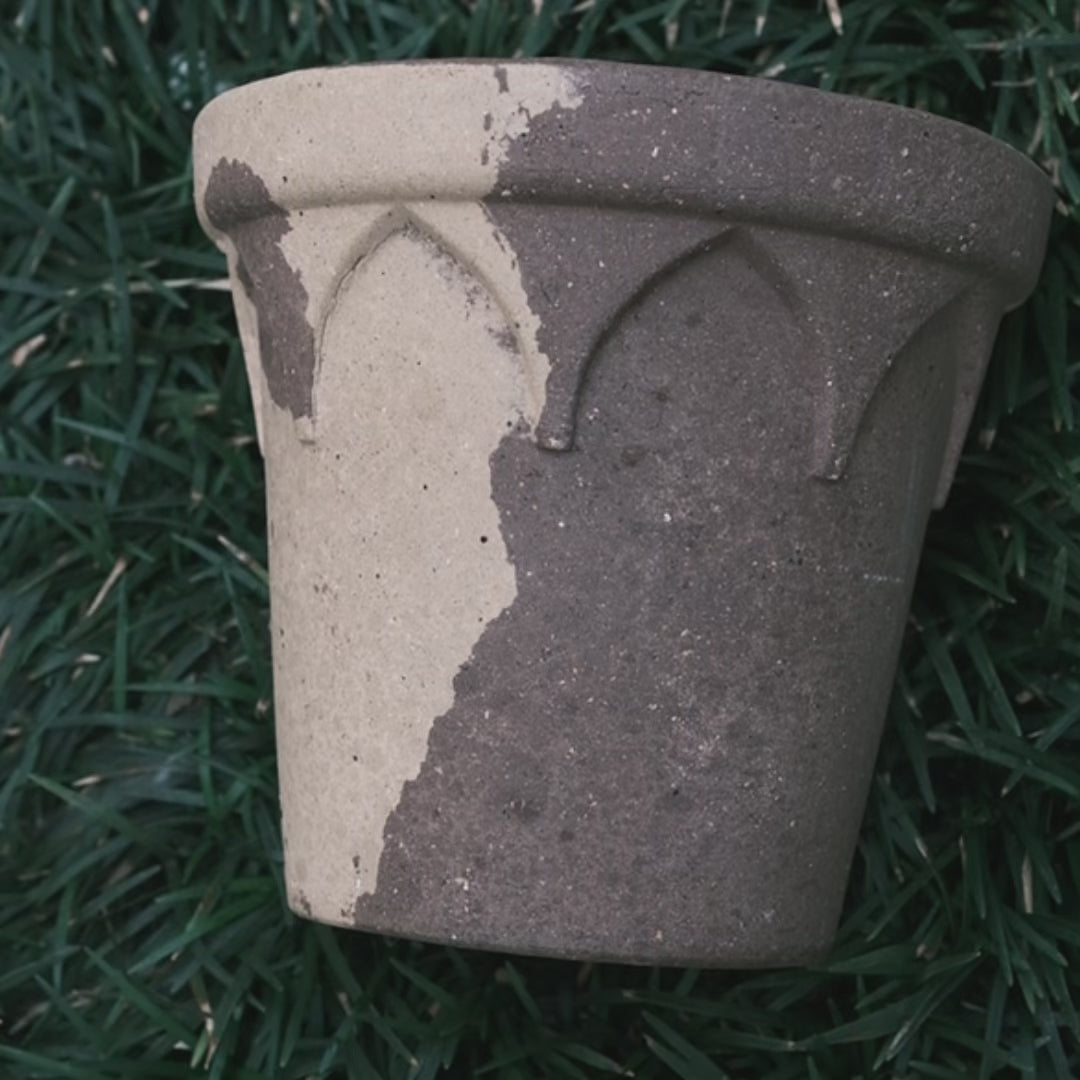 Crown Pot White